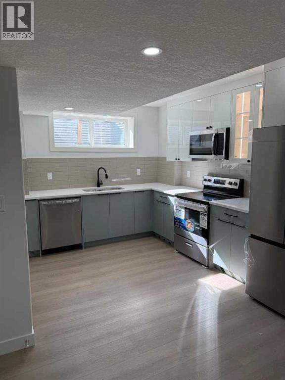 Single Family House for Sale in  Tekarra Drive NW Glacier Ridge Calgary 