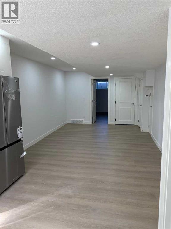 Single Family House for Sale in  Tekarra Drive NW Glacier Ridge Calgary 