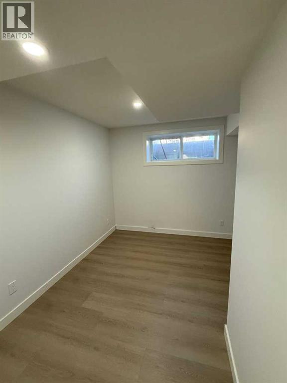 Single Family House for Sale in  Tekarra Drive NW Glacier Ridge Calgary 