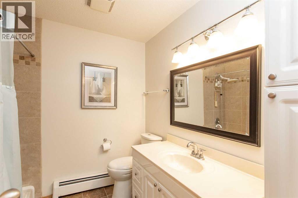 5616 53 Avenue, Lacombe