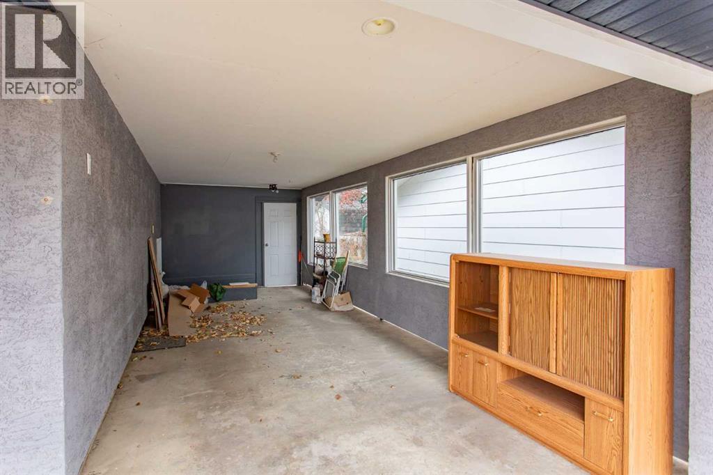 5616 53 Avenue, Lacombe