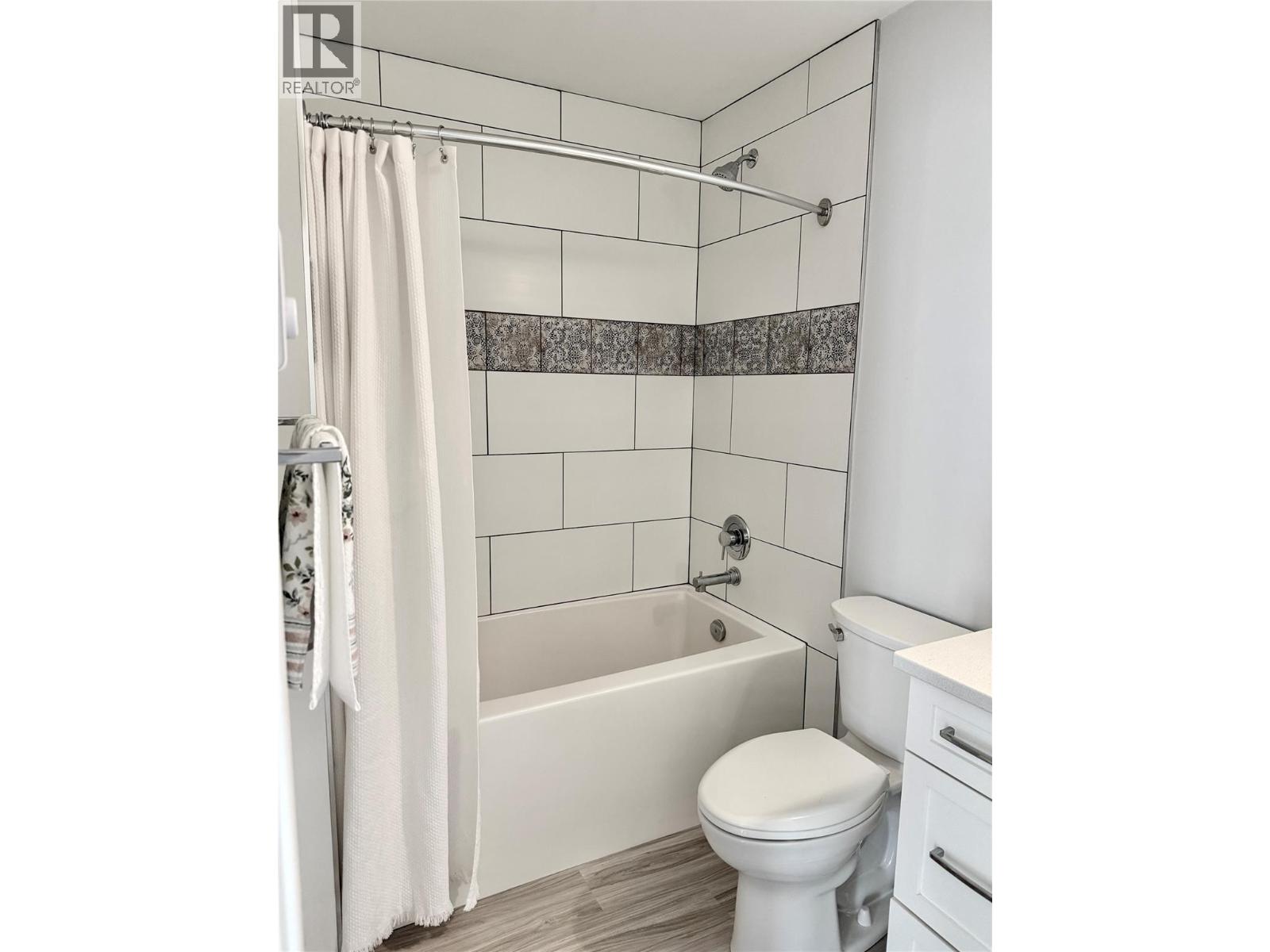 361 DOUGLAS Avenue - 13