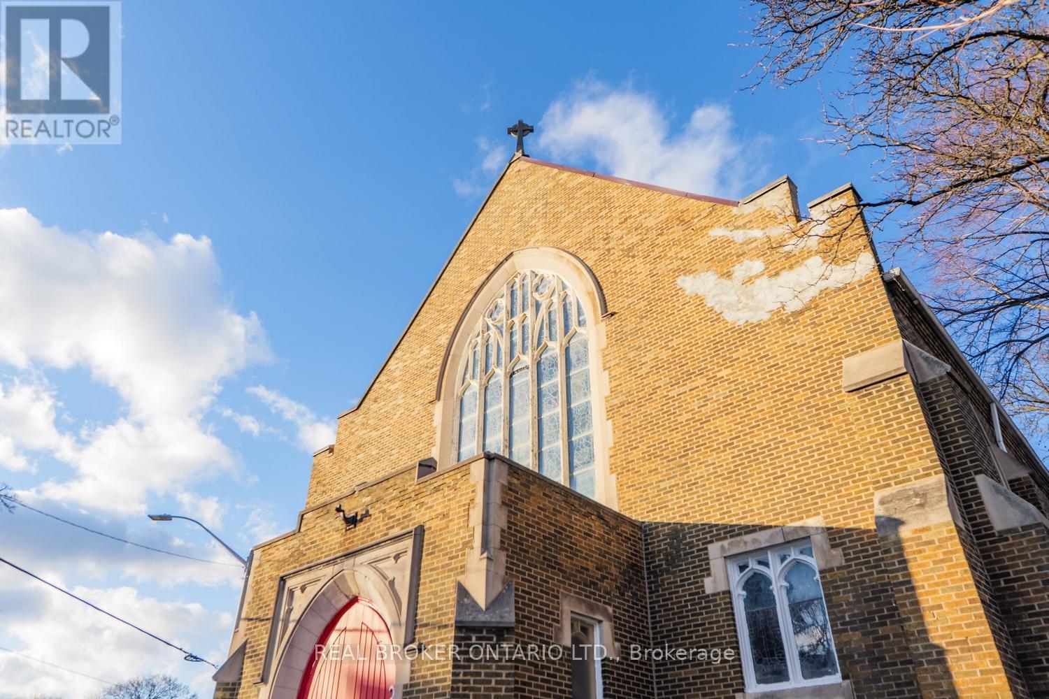 1401 KING STREET E - 28