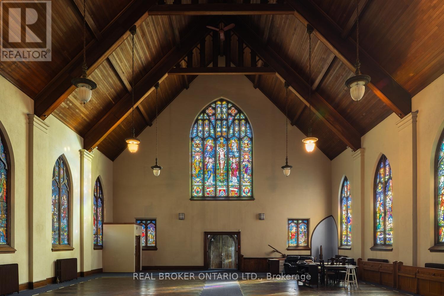 1401 KING STREET E - 1