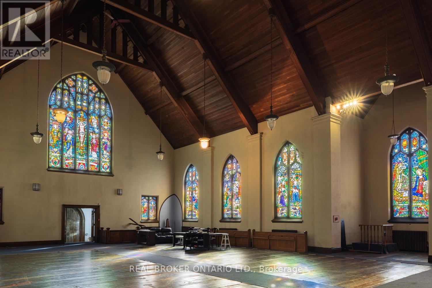 1401 KING STREET E - 22