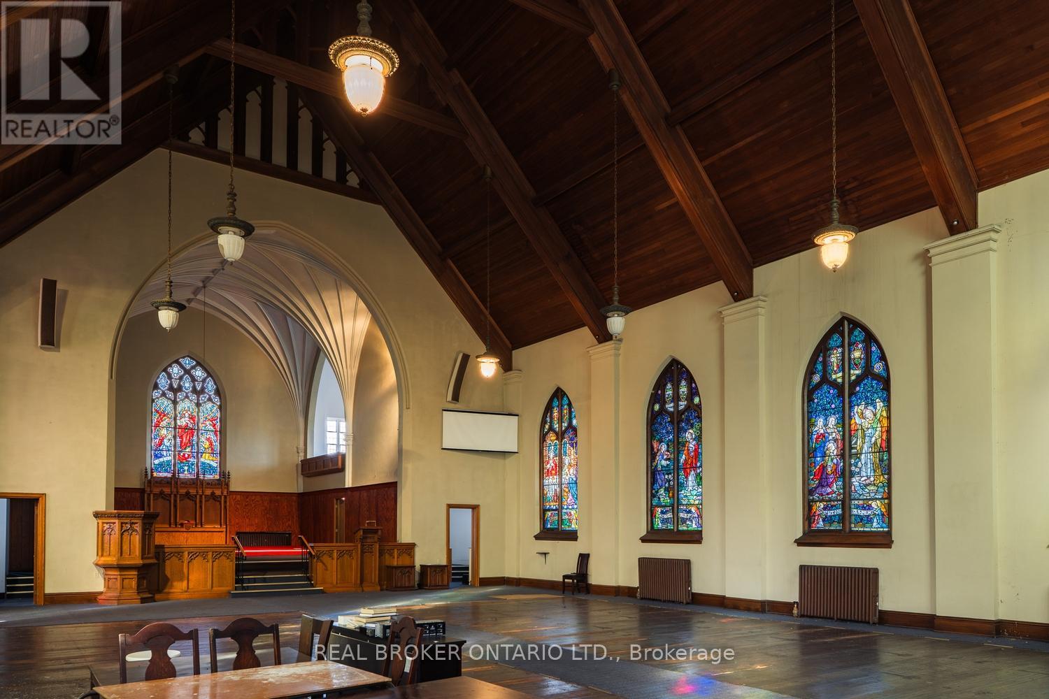 1401 KING STREET E - 4