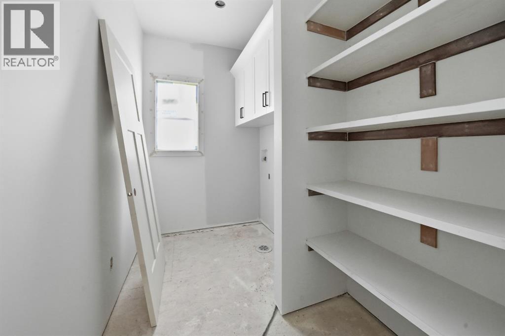 8 Henner's Place, Lacombe