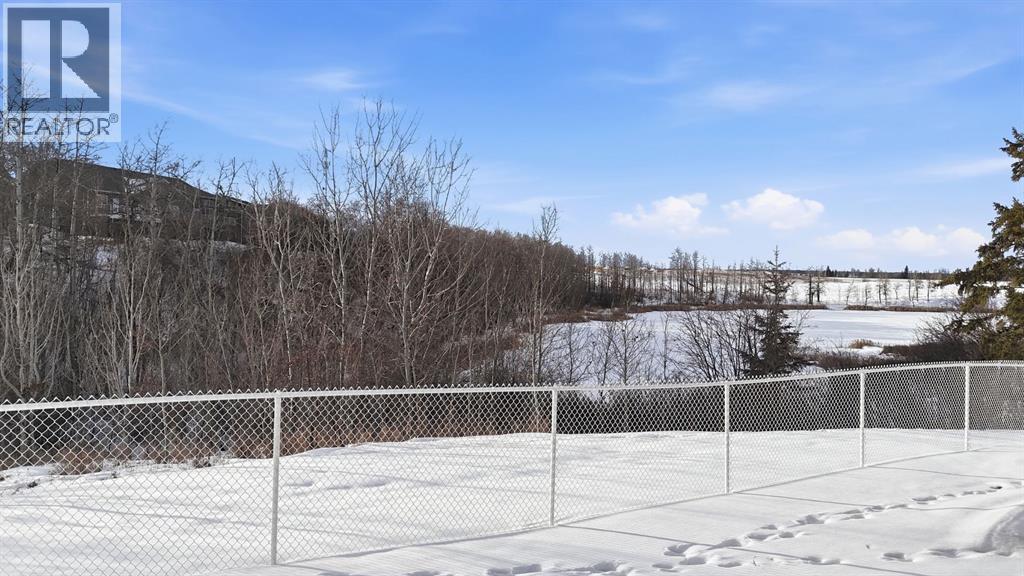 8 Henner's Place, Lacombe