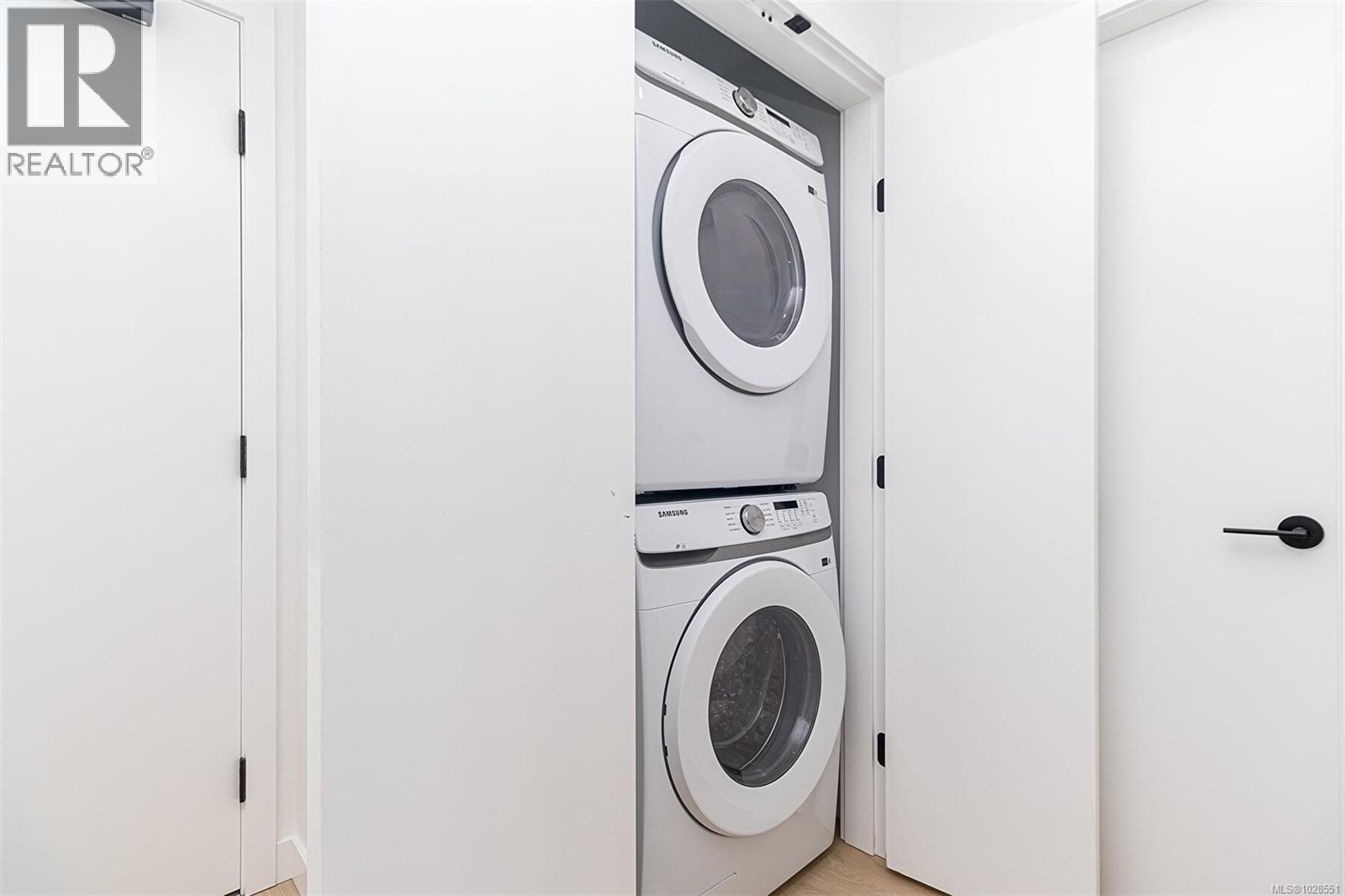 #202 3564 RYDER HESJEDAL WAY - 18