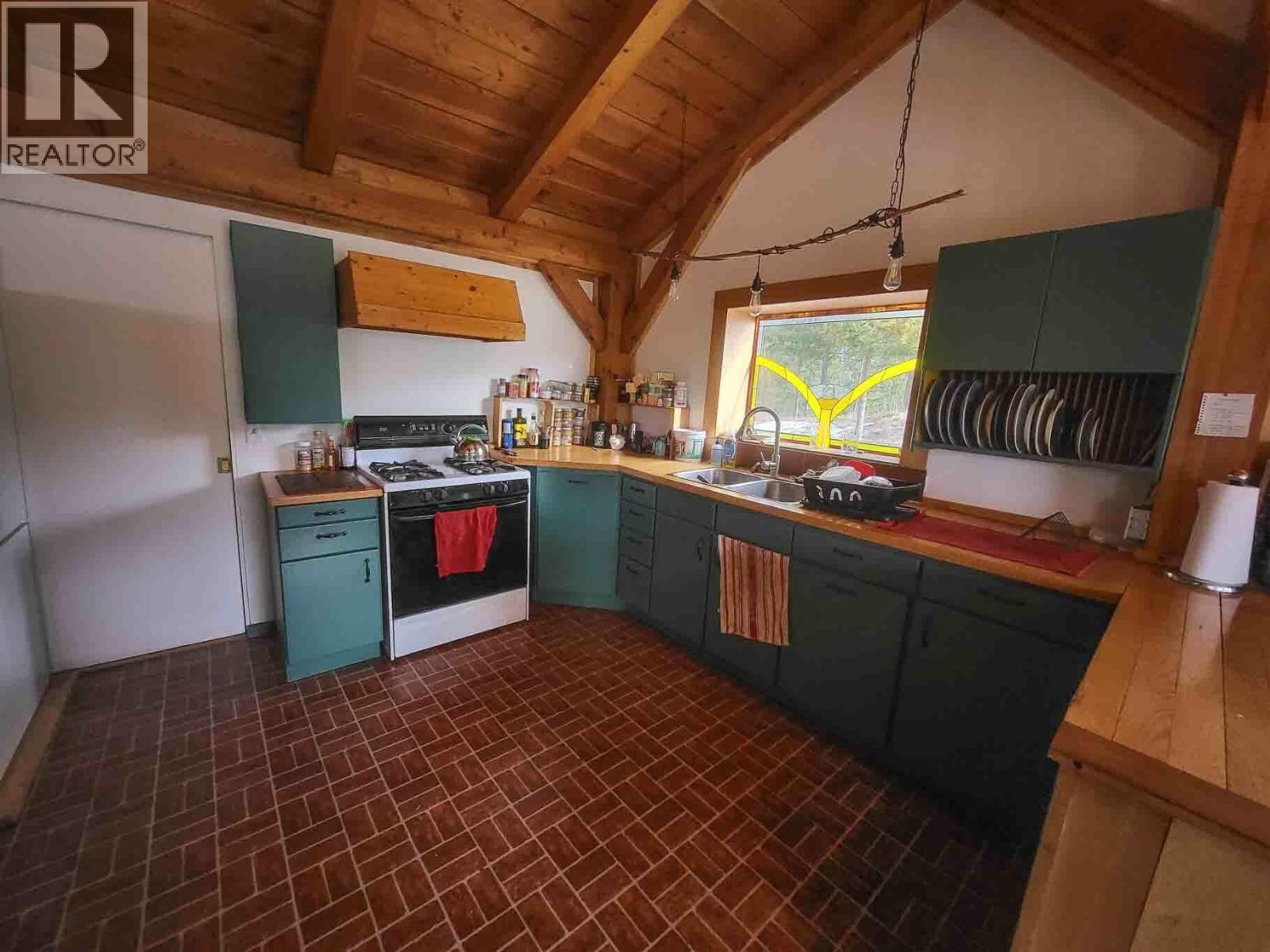 9000 TOTE ROAD, Hagensborg