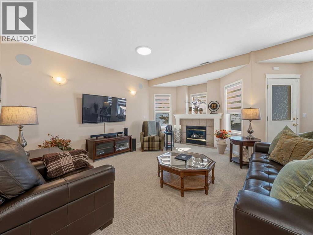 Single Family House for Sale in  Sierra Morena Landing SW Signal Hill Calgary 