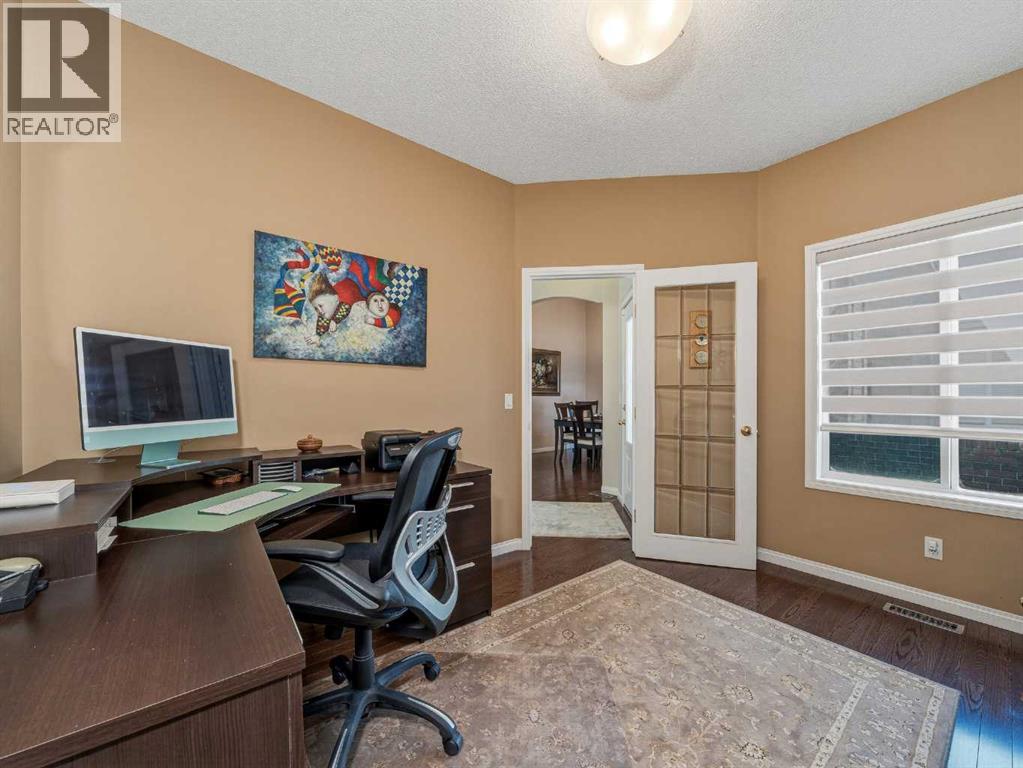 Single Family House for Sale in  Sierra Morena Landing SW Signal Hill Calgary 