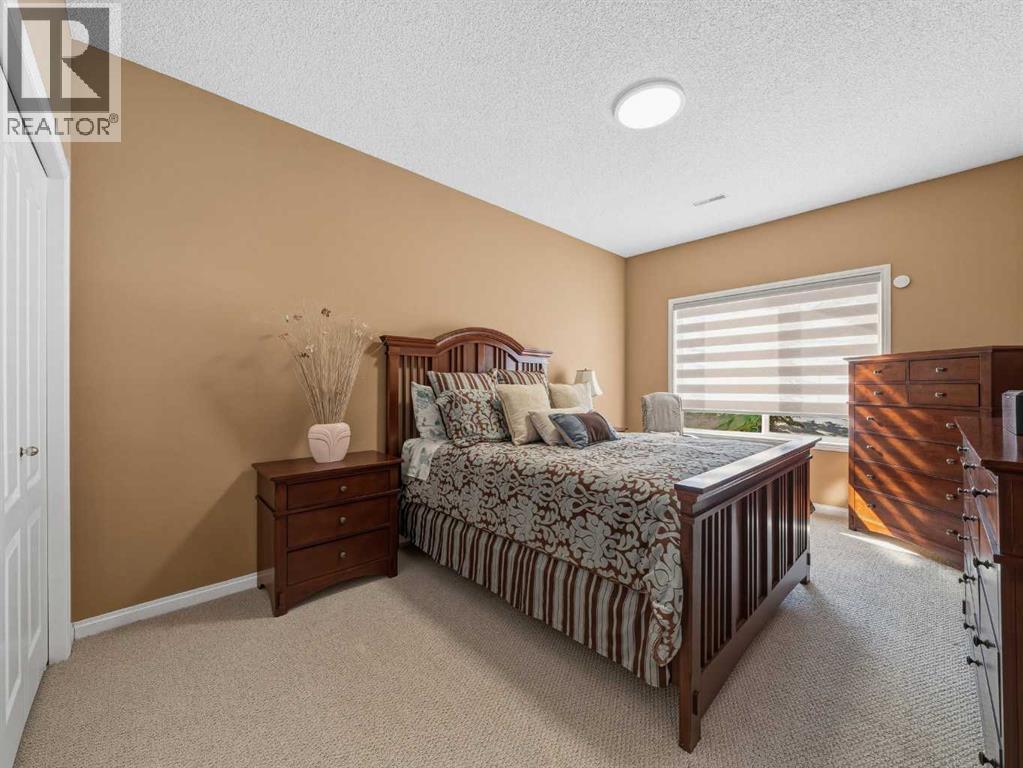 Single Family House for Sale in  Sierra Morena Landing SW Signal Hill Calgary 