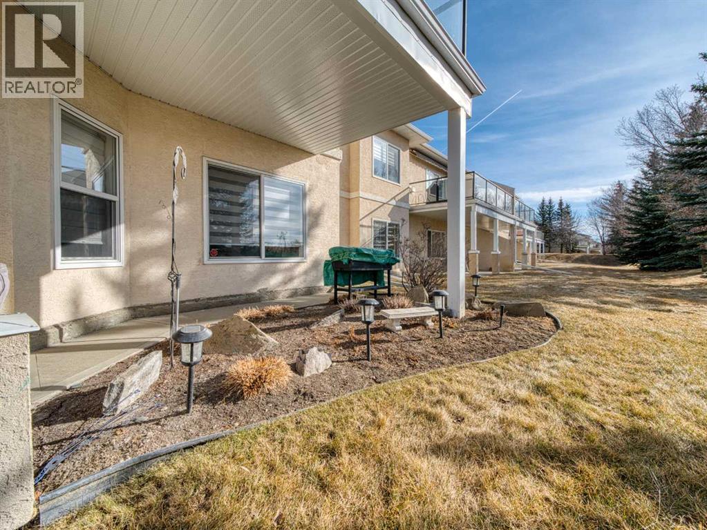 Single Family House for Sale in  Sierra Morena Landing SW Signal Hill Calgary 