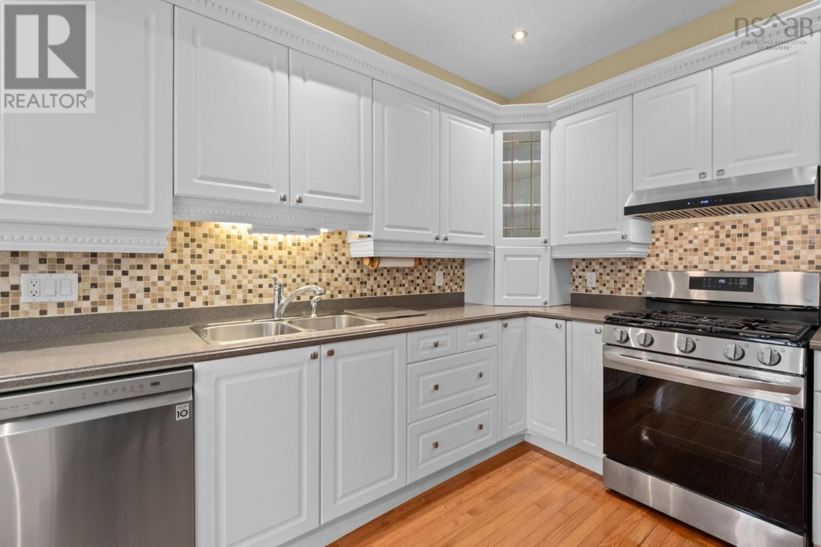 Property 36 of 49 of 52 Greenside Lane