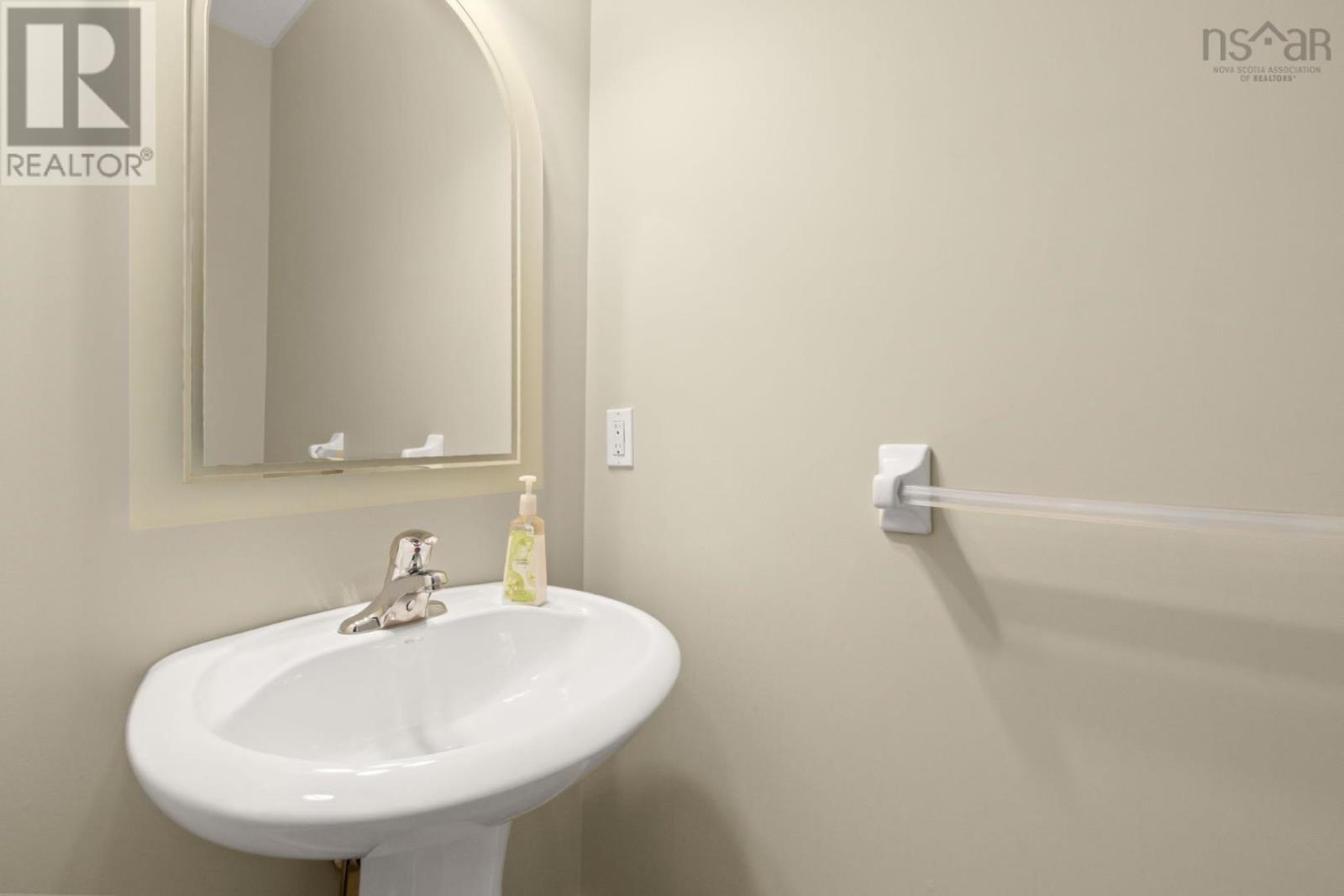 Property 43 of 49 of 52 Greenside Lane