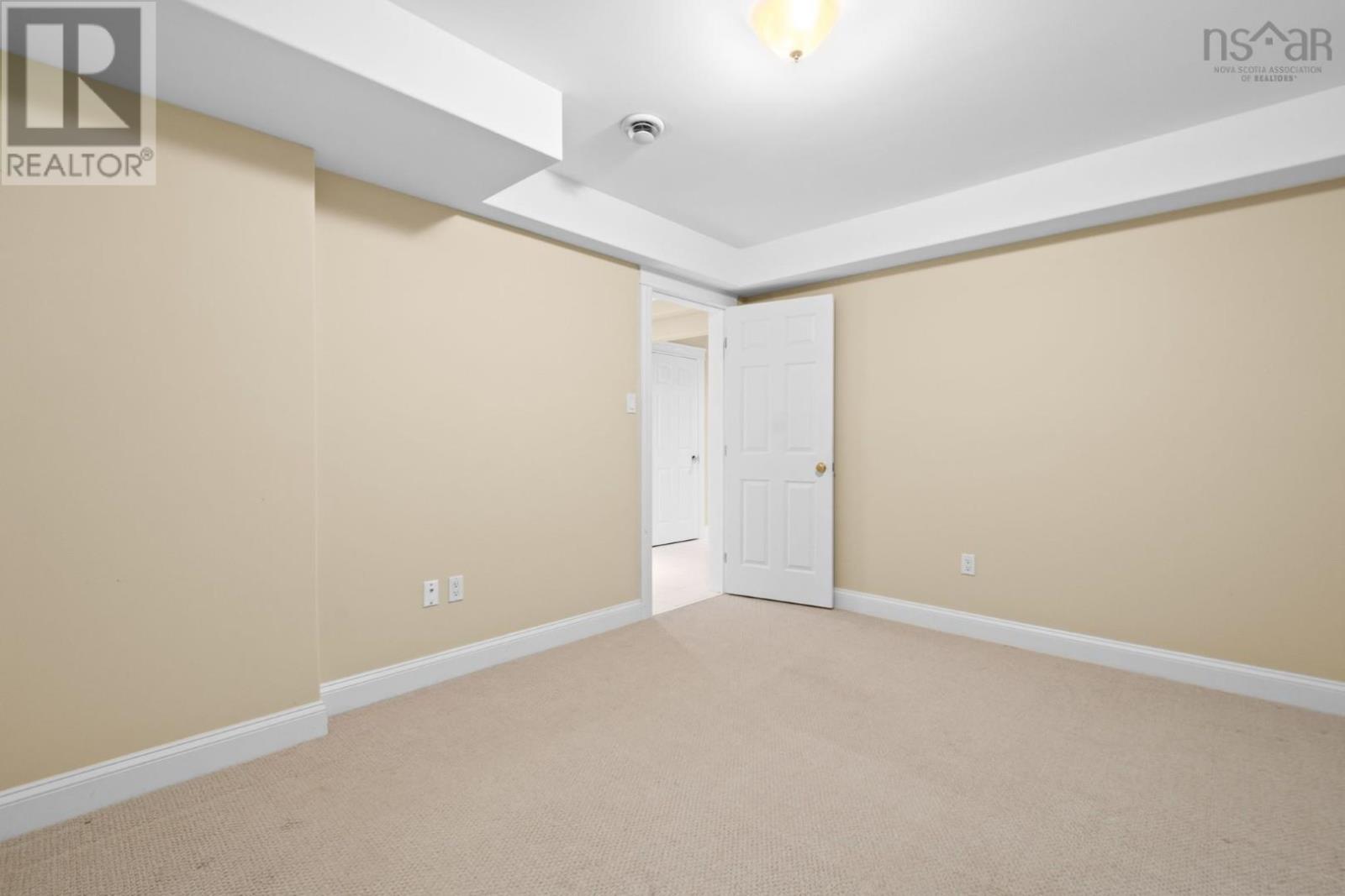 Property 2 of 49 of 52 Greenside Lane