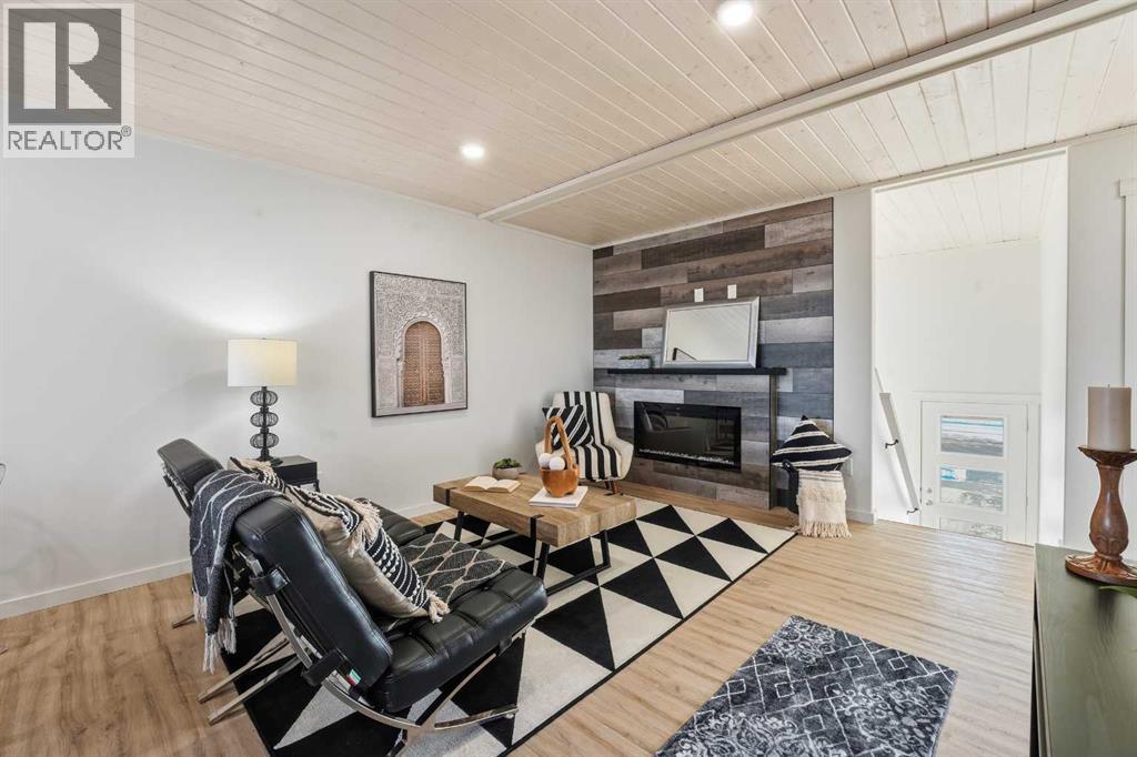 6 Metcalf Way, Lacombe