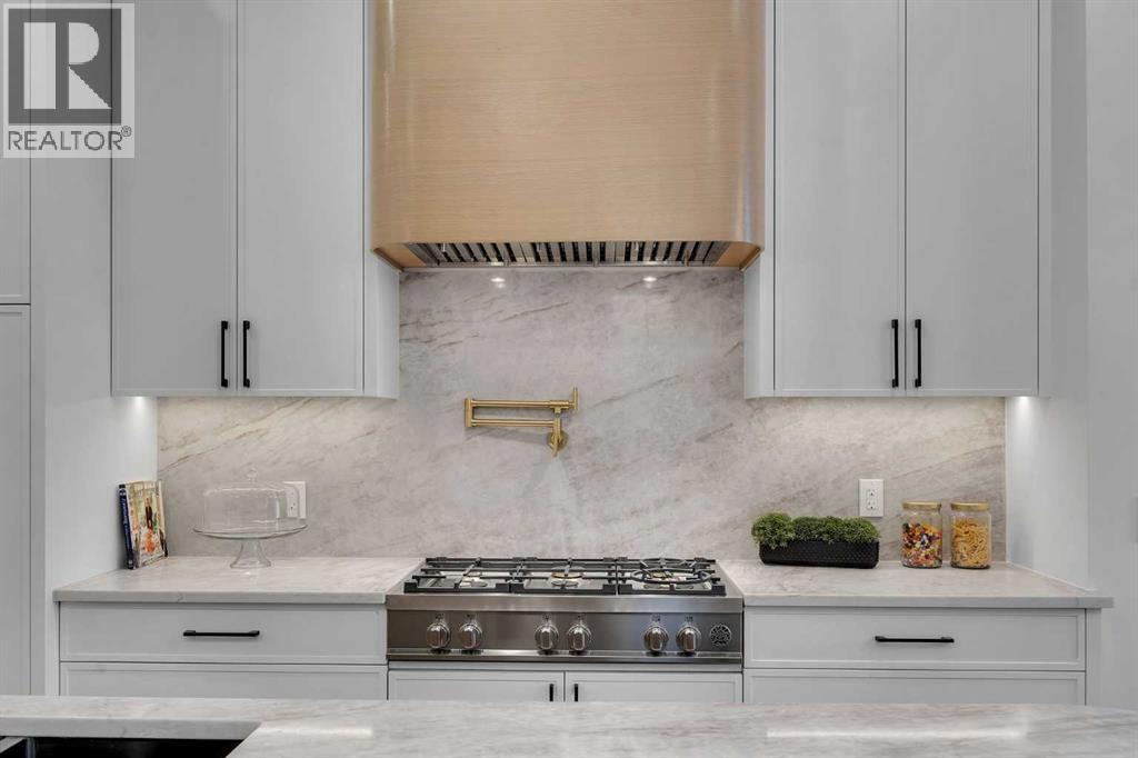 Single Family House for Sale in   Avenue NW Capitol Hill Calgary 