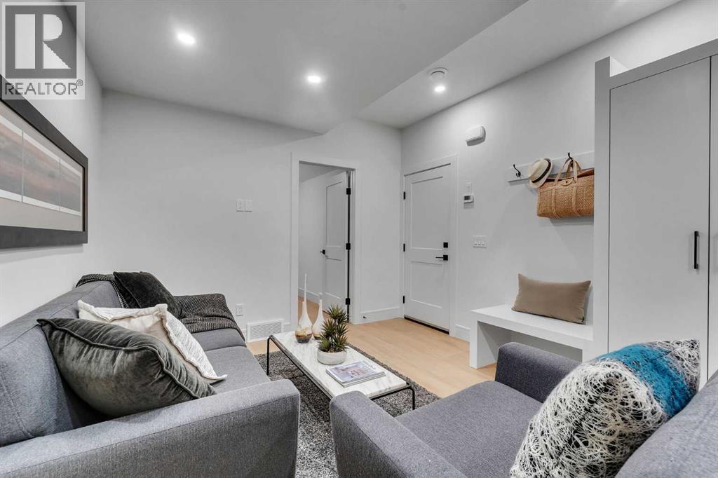 Single Family House for Sale in   Avenue NW Capitol Hill Calgary 