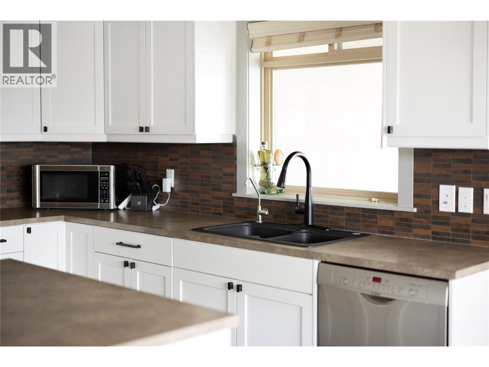 2049 Skyview Crescent, Lumby