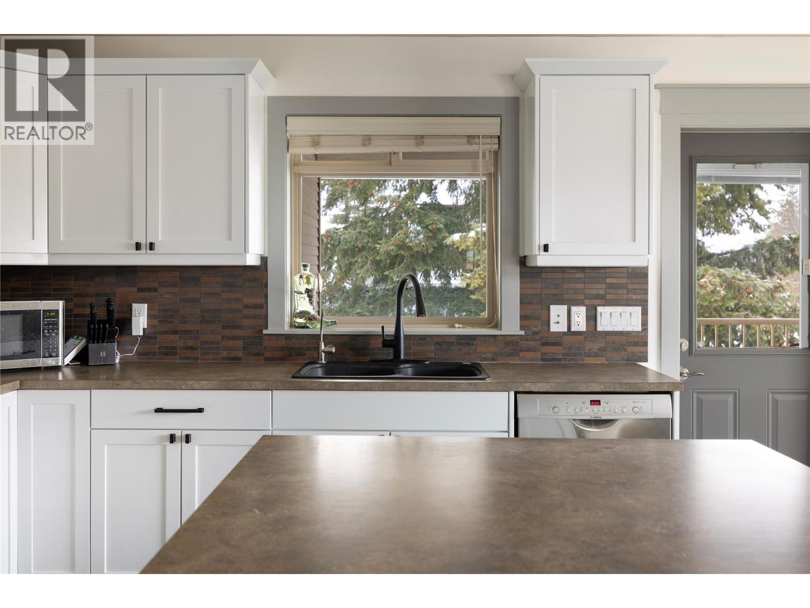 2049 Skyview Crescent, Lumby