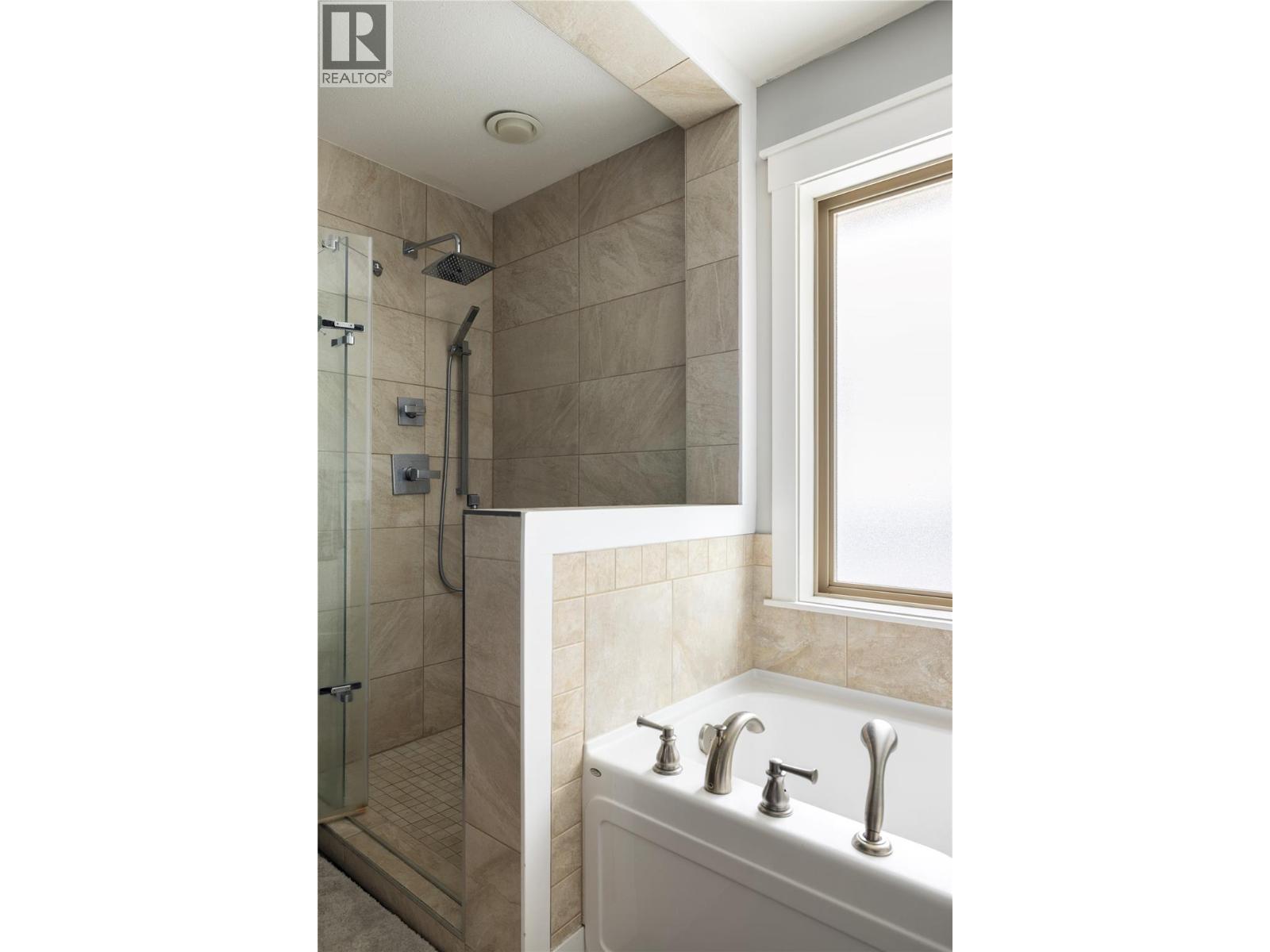 2049 Skyview Crescent, Lumby