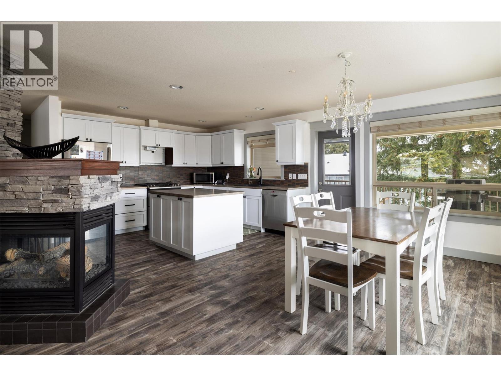 2049 Skyview Crescent, Lumby