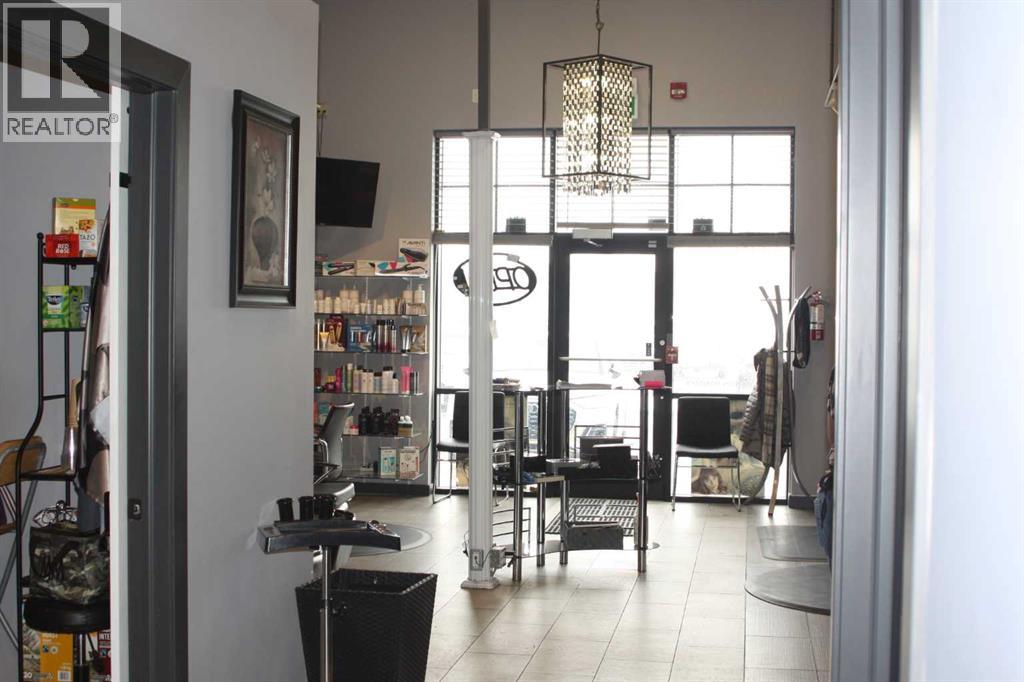 31 Bow Street Common, Cochrane