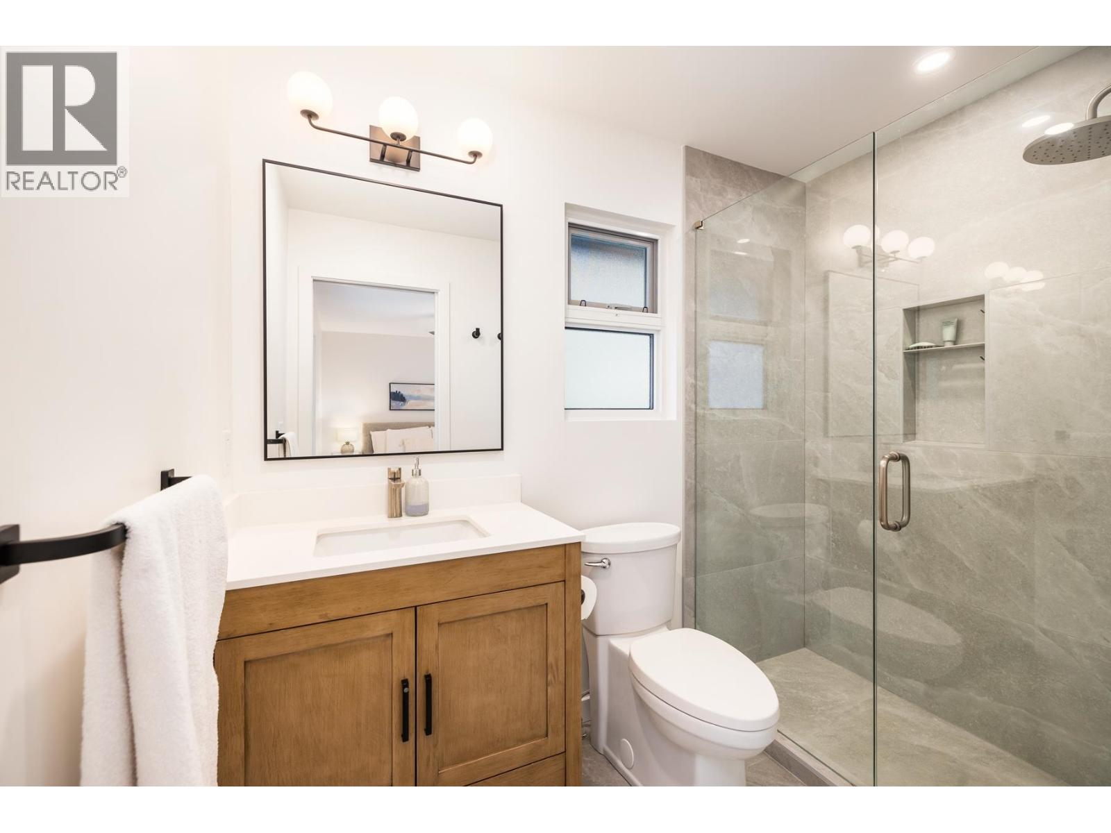 3985 FRAMES PLACE, North Vancouver