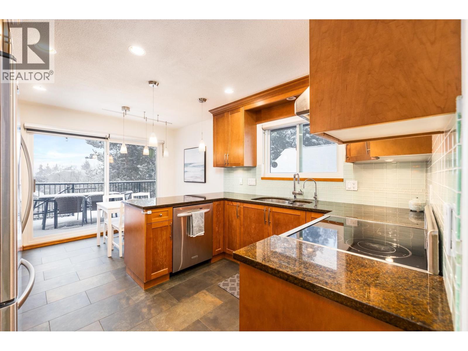 3985 FRAMES PLACE, North Vancouver