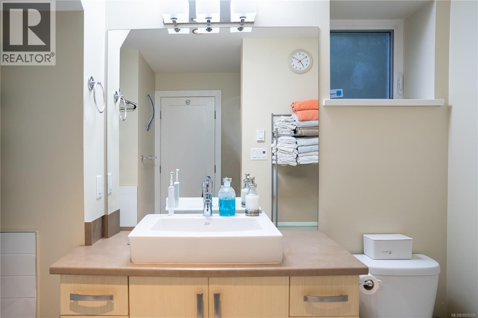 6496 Lanark Rd, Sooke