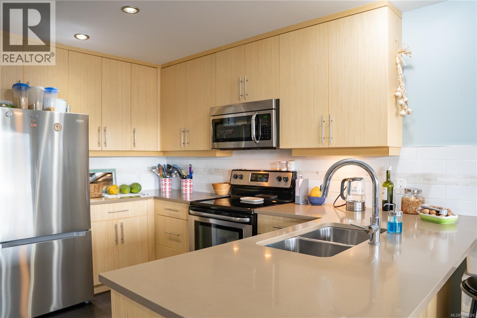 6496 Lanark Rd, Sooke