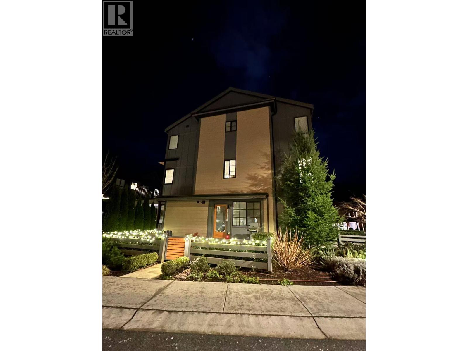 38015 FAIRWATER PLACE, Squamish