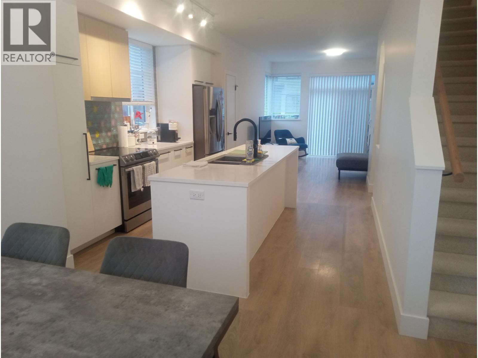 38015 FAIRWATER PLACE, Squamish