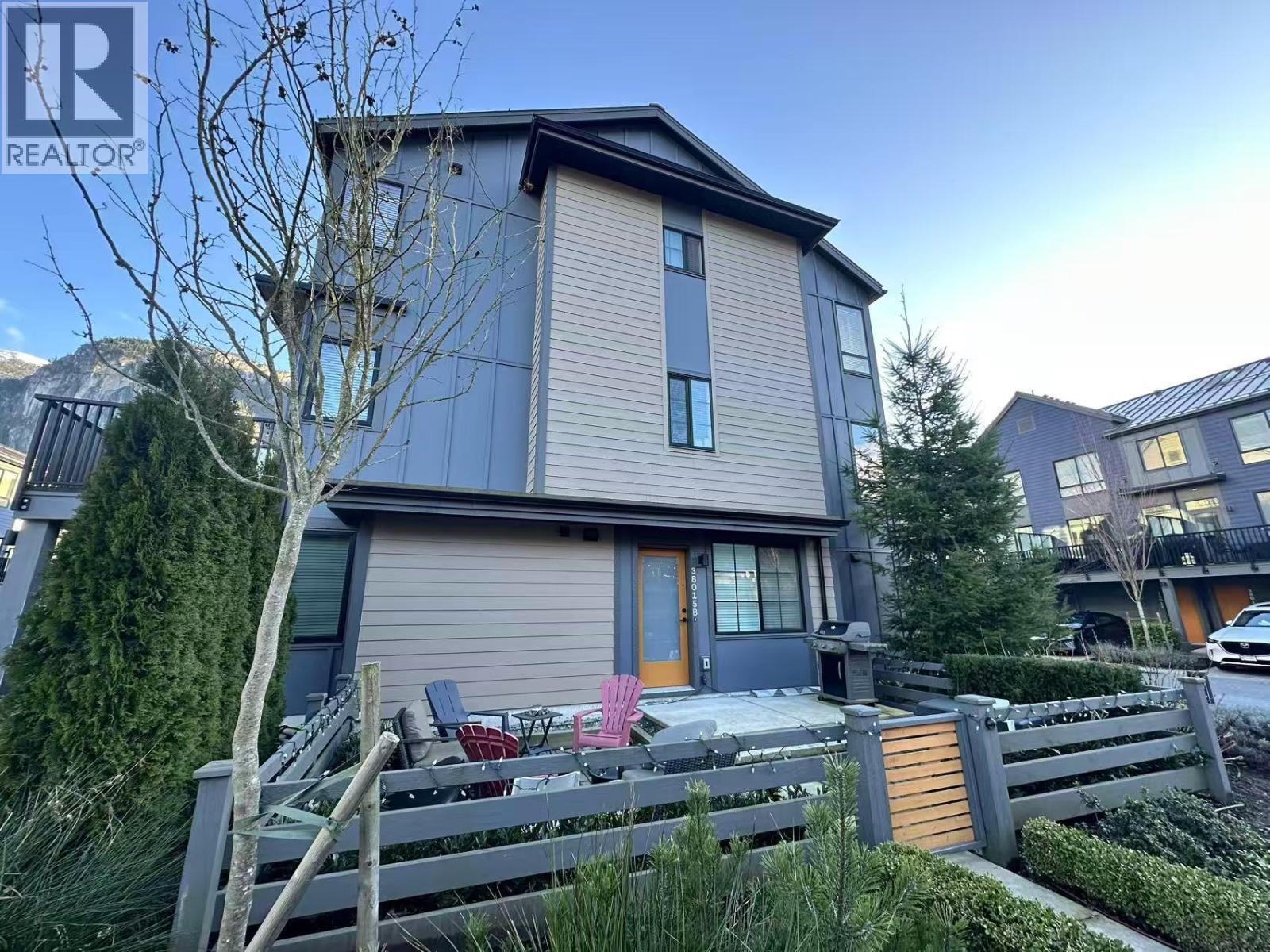 38015 FAIRWATER PLACE, Squamish