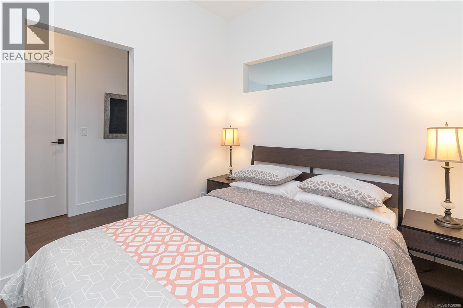 321 515 Chatham St, Victoria