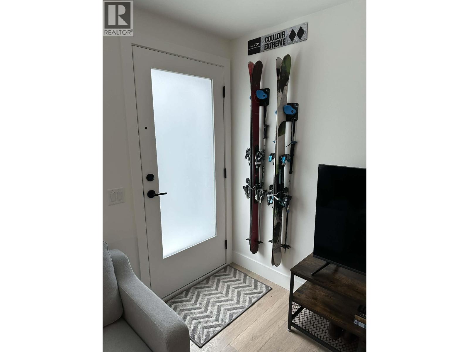 38015 FAIRWATER PLACE, Squamish