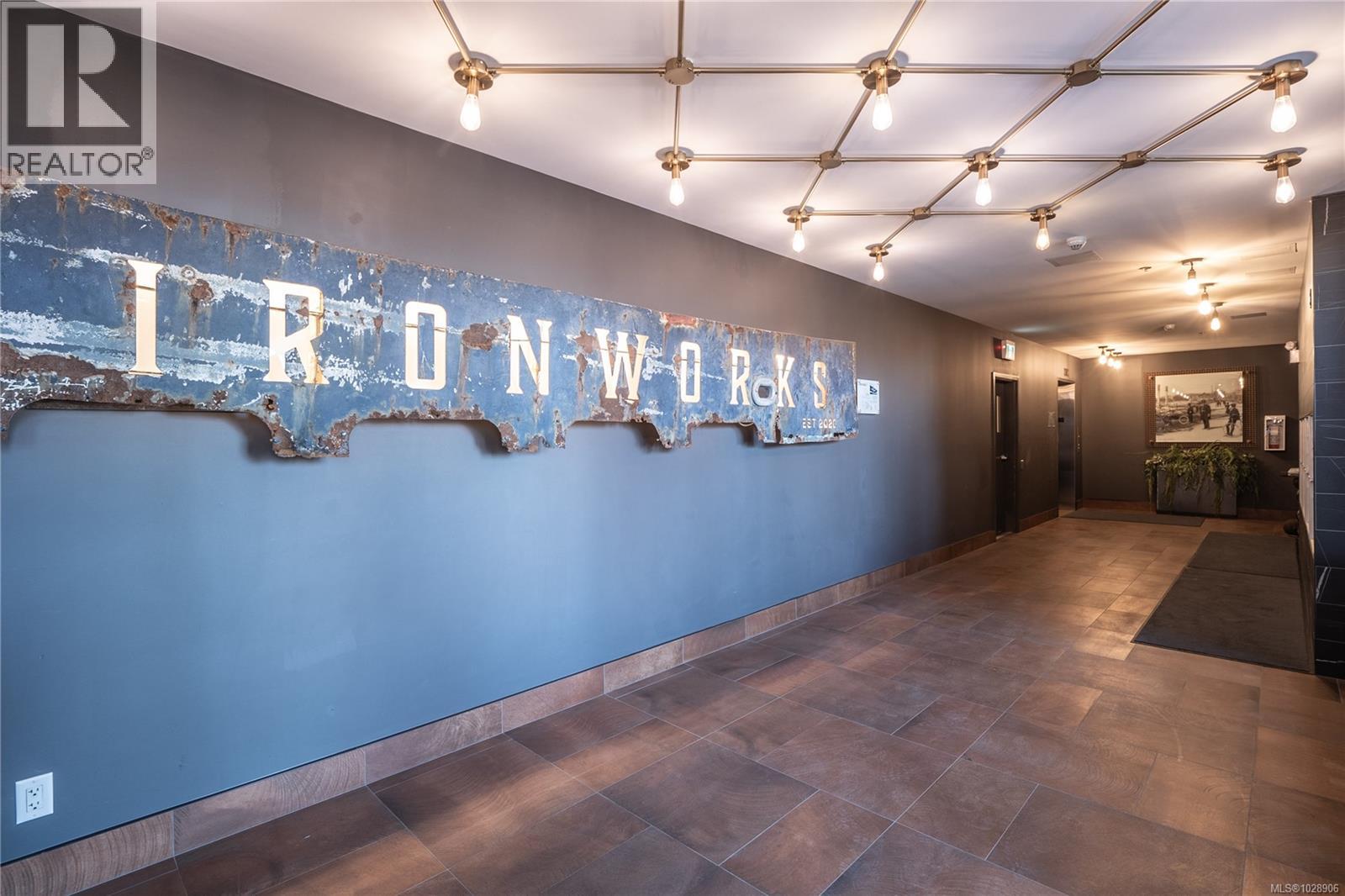 321 515 Chatham St, Victoria