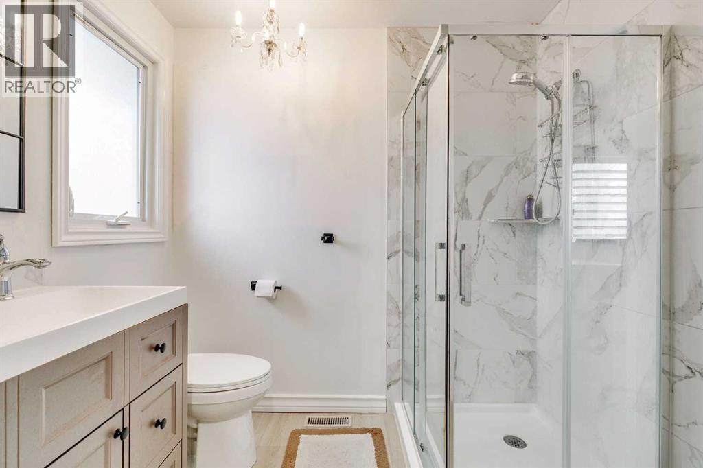 Single Family House for Sale in   Avenue SE Lake Bonavista Calgary 