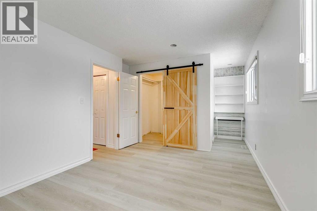 Single Family House for Sale in   Avenue SE Lake Bonavista Calgary 