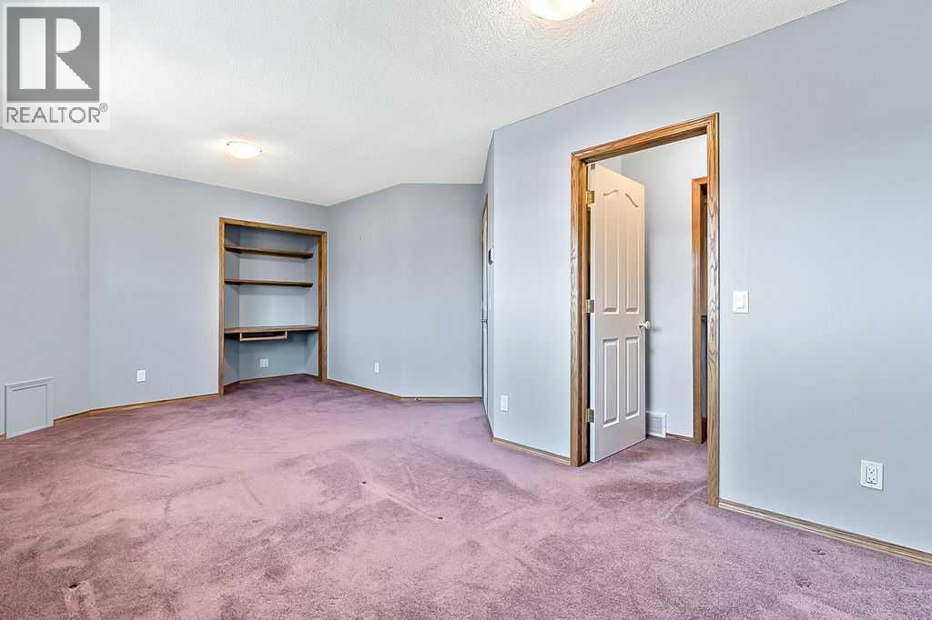 Single Family House for Sale in  Schubert Place NW Scenic Acres Calgary 