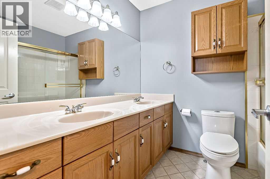 Single Family House for Sale in  Schubert Place NW Scenic Acres Calgary 