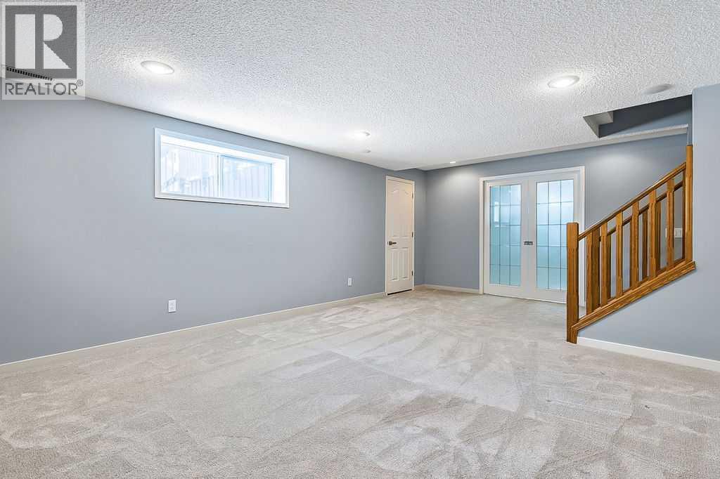 Single Family House for Sale in  Schubert Place NW Scenic Acres Calgary 