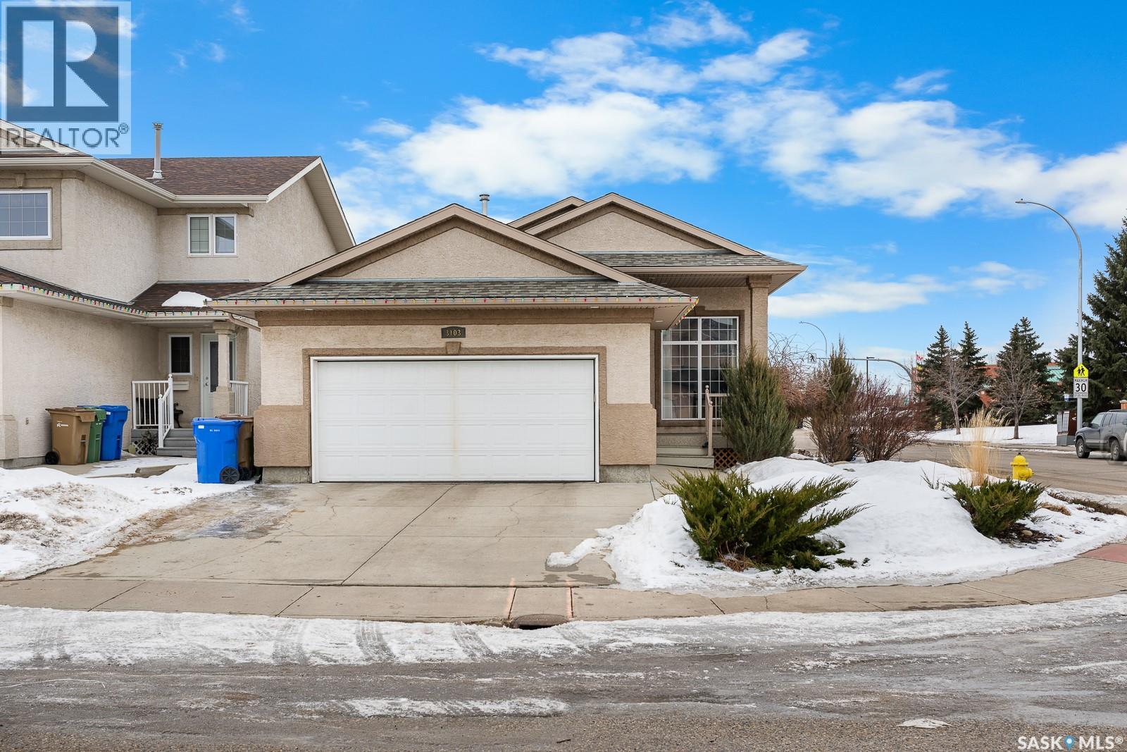 Single Family House Bi-level for Sale in  St James ROAD Regina 