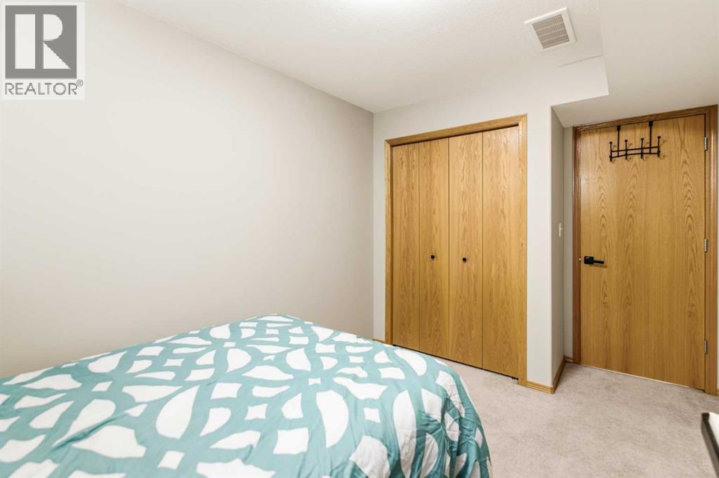 
          71 Kind Close
            <br/>
            <span>Red Deer</span>
            , 
            <span>AB</span>
             <span>T4P0A6</span>
         - Photo 14