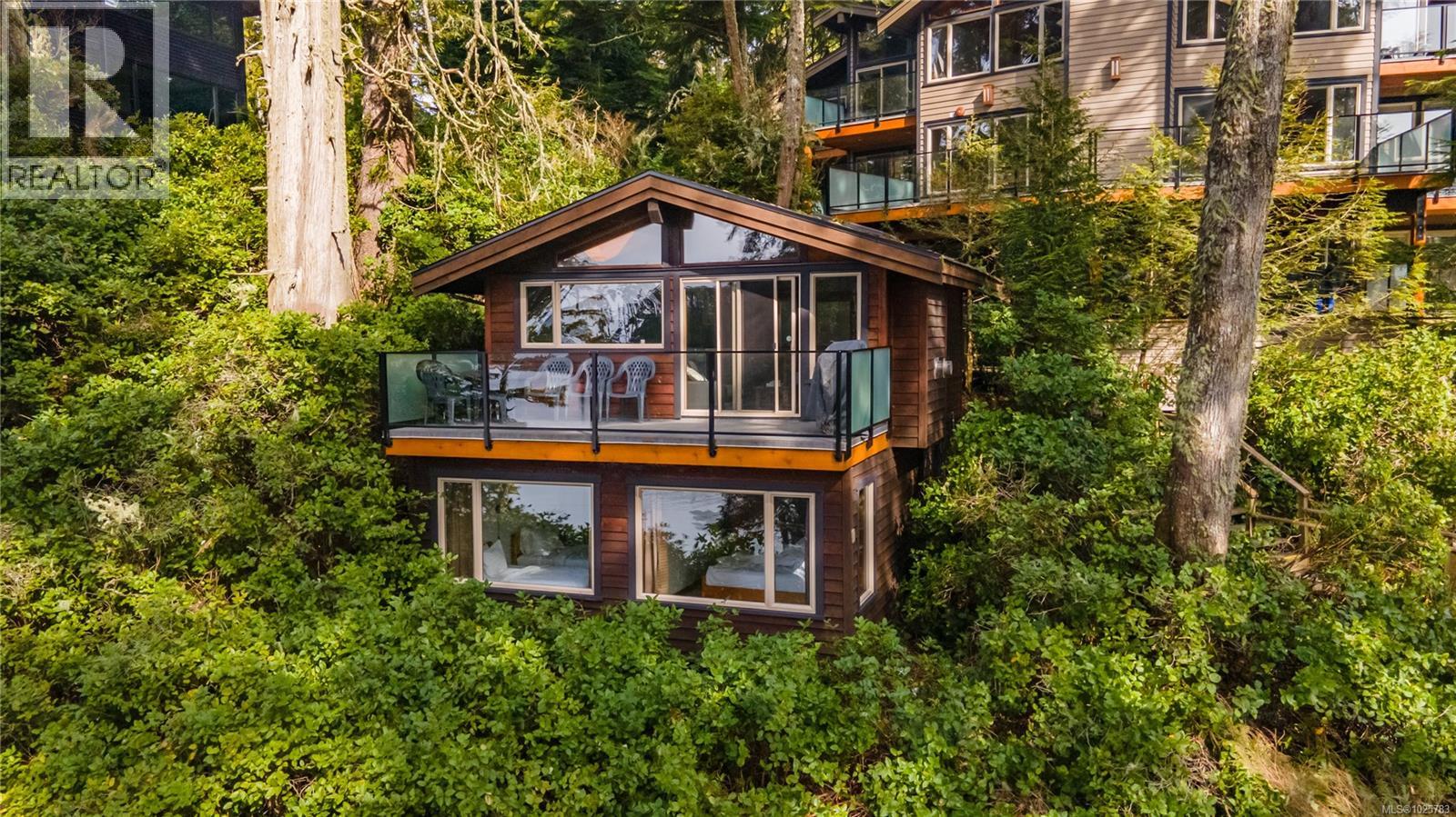 330 Reef point Rd, Ucluelet