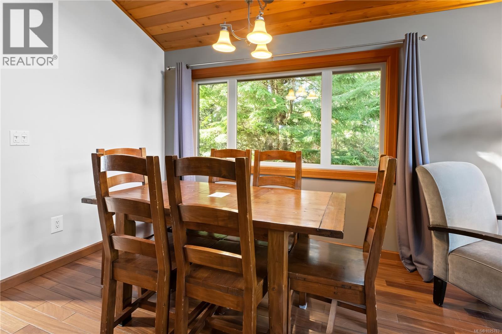 330 Reef point Rd, Ucluelet