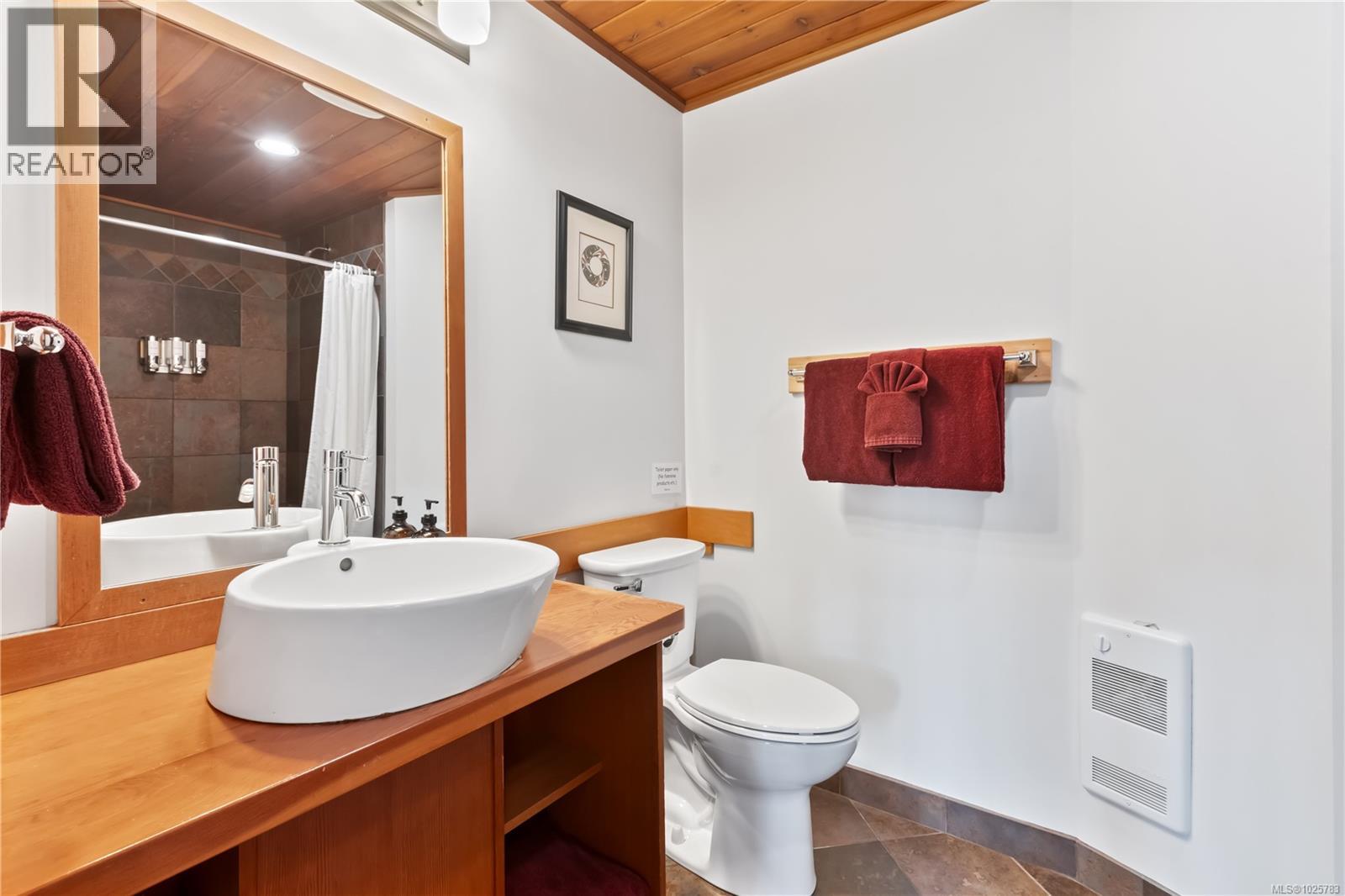 330 Reef point Rd, Ucluelet