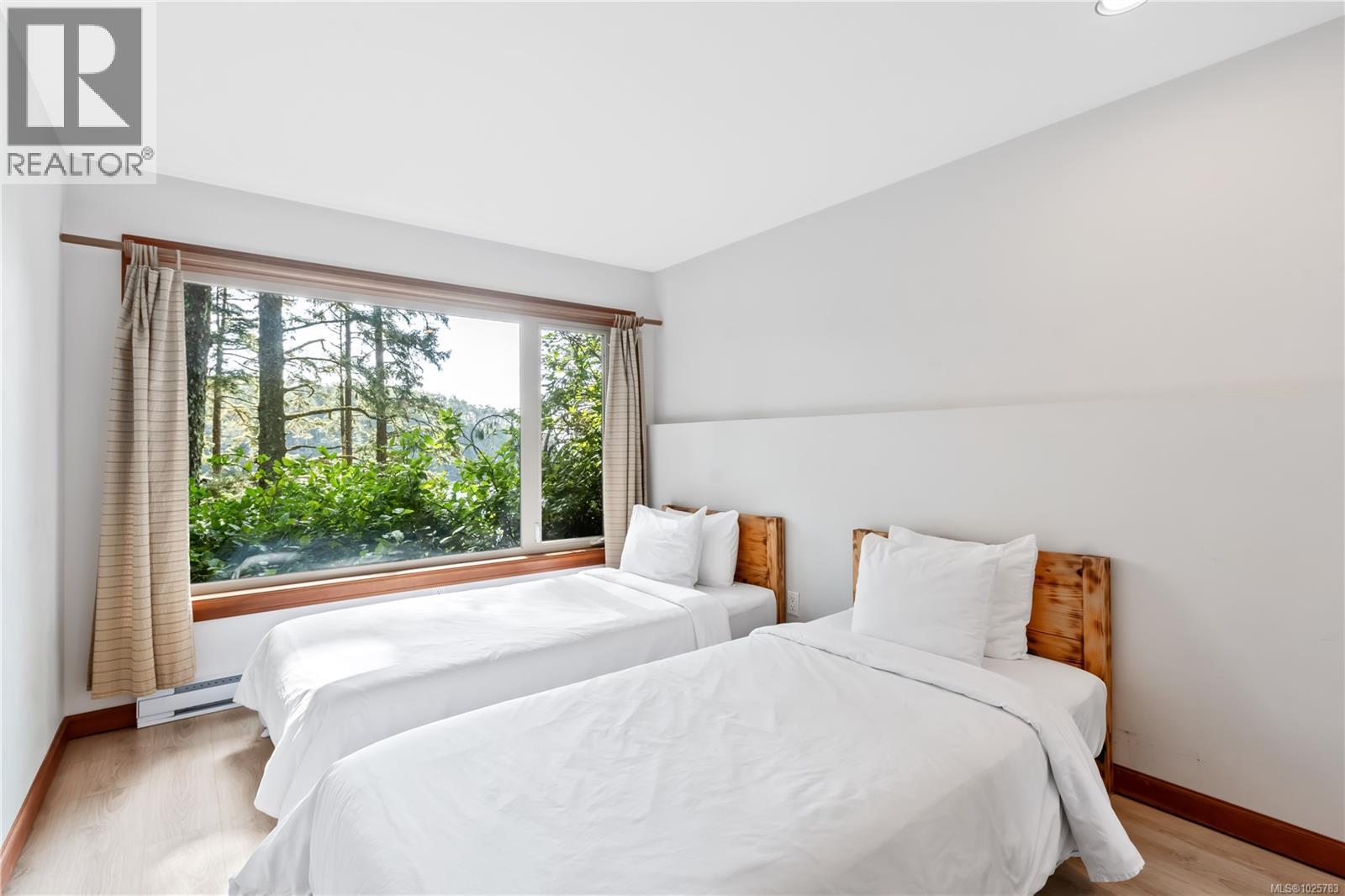 330 Reef point Rd, Ucluelet